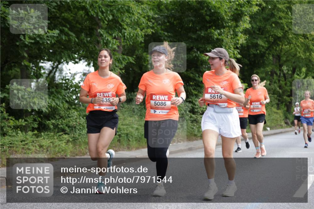 15.06.2025 - REWE Women's Run Jannik Wohlers http://msf.ph/oto/7971544 15.06.2025 10:06:31 Laufen 635, 5086, 5616, 5566, 549 meine-sportfotos.de