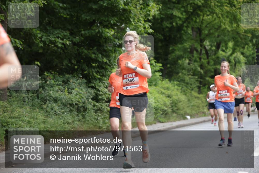 15.06.2025 - REWE Women's Run Jannik Wohlers http://msf.ph/oto/7971563 15.06.2025 10:06:32 Laufen 5566, 5299 meine-sportfotos.de