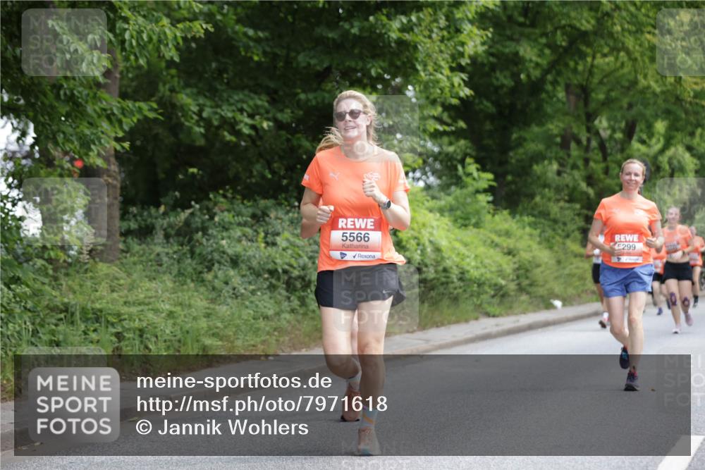 15.06.2025 - REWE Women's Run Jannik Wohlers http://msf.ph/oto/7971618 15.06.2025 10:06:33 Laufen 5566, 299 meine-sportfotos.de