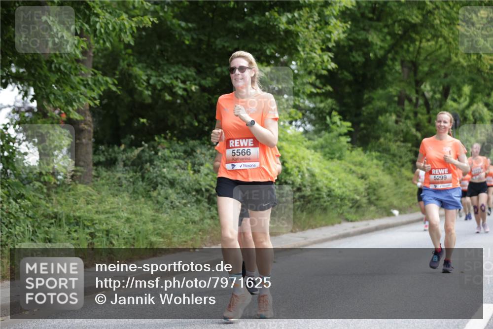 15.06.2025 - REWE Women's Run Jannik Wohlers http://msf.ph/oto/7971625 15.06.2025 10:06:33 Laufen 5566, 5299 meine-sportfotos.de