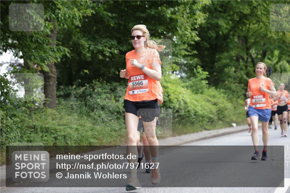 15.06.2025 - REWE Women's Run Jannik Wohlers http://msf.ph/oto/7971627 15.06.2025 10:06:33 Laufen 5566, 5299, 201 meine-sportfotos.de