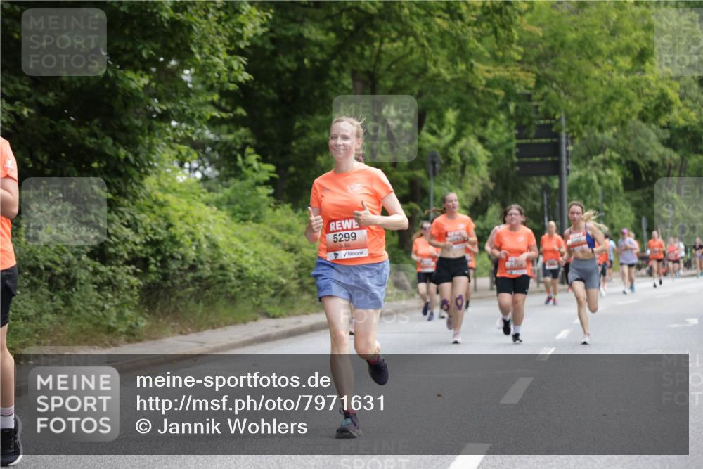 15.06.2025 - REWE Women's Run Jannik Wohlers http://msf.ph/oto/7971631 15.06.2025 10:06:34 Laufen 5299 meine-sportfotos.de