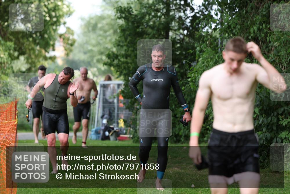 15.06.2025 - 7 Türme Triathlon Michael Strokosch http://msf.ph/oto/7971658 15.06.2025 13:01:03 Schwimmen 759, 847, 972, 1080, 1096, 1192, 1200 meine-sportfotos.de