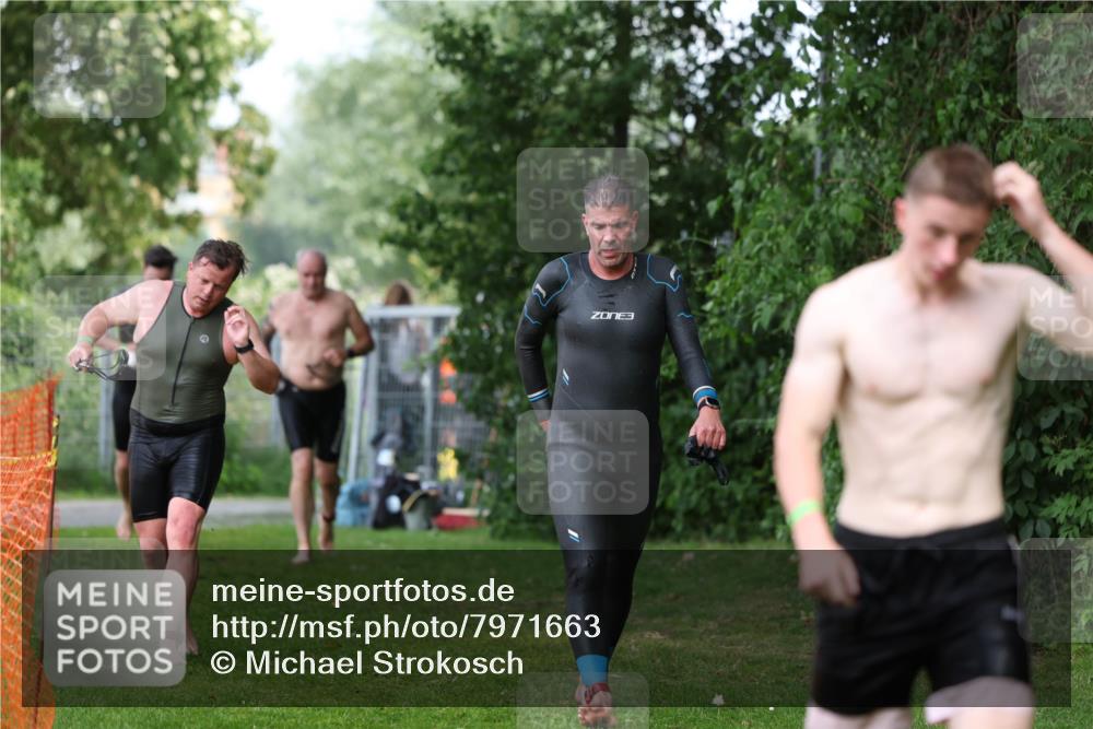 15.06.2025 - 7 Türme Triathlon Michael Strokosch http://msf.ph/oto/7971663 15.06.2025 13:01:03 Schwimmen 759, 847, 972, 1080, 1096, 1192, 1200 meine-sportfotos.de