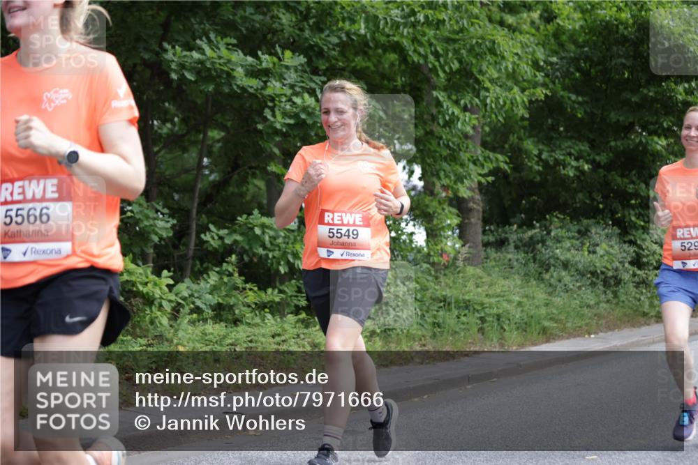 15.06.2025 - REWE Women's Run Jannik Wohlers http://msf.ph/oto/7971666 15.06.2025 10:06:35 Laufen 5566, 5549, 529 meine-sportfotos.de