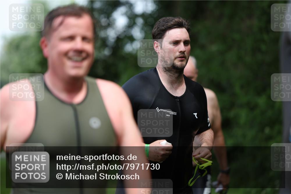 15.06.2025 - 7 Türme Triathlon Michael Strokosch http://msf.ph/oto/7971730 15.06.2025 13:01:11 Schwimmen 702, 759, 785, 847, 972, 1080, 1096, 1192, 1200 meine-sportfotos.de
