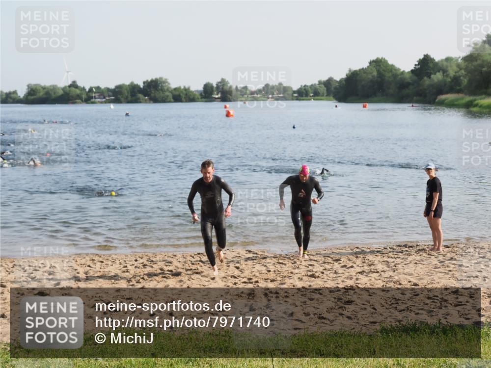 21.06.2025 - 27. Vierlanden-Triathlon MichiJ http://msf.ph/oto/7971740 15.06.2026 08:32:20 Schwimmen 50, 188 meine-sportfotos.de