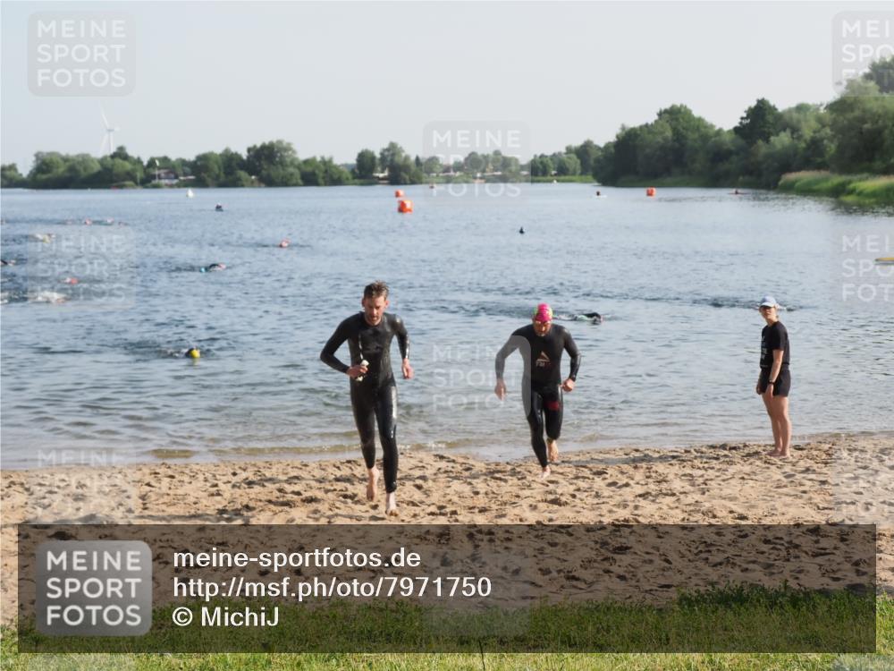 21.06.2025 - 27. Vierlanden-Triathlon MichiJ http://msf.ph/oto/7971750 15.06.2026 08:32:20 Schwimmen 50, 188 meine-sportfotos.de