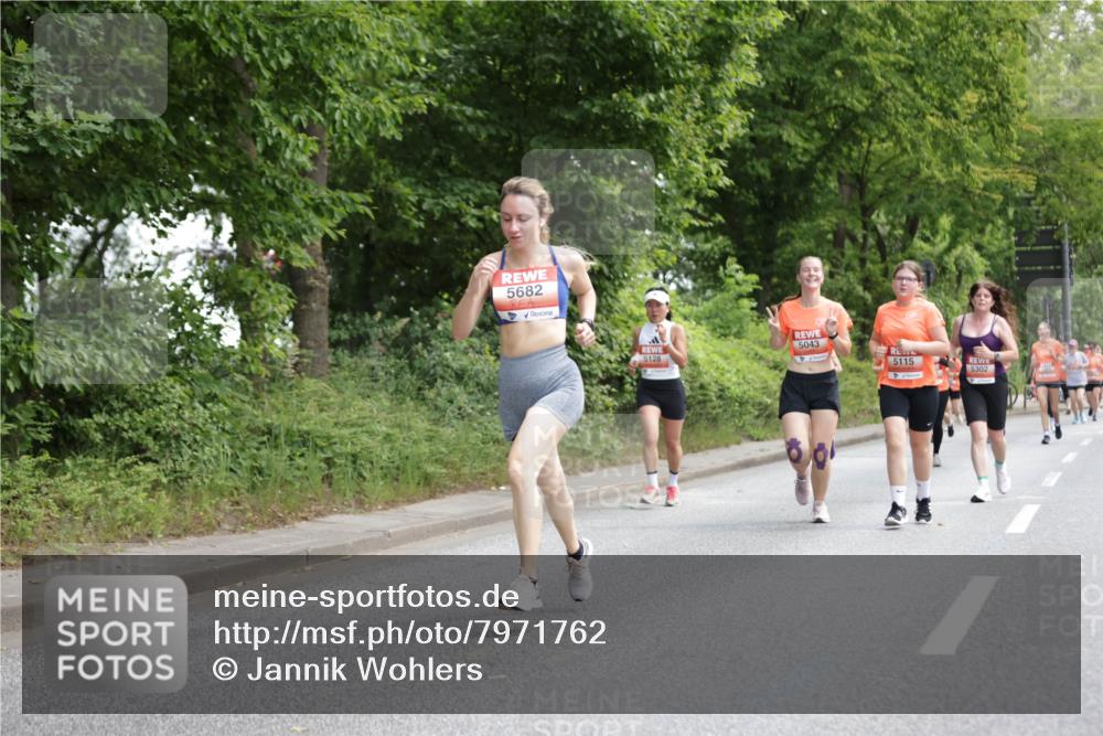 15.06.2025 - REWE Women's Run Jannik Wohlers http://msf.ph/oto/7971762 15.06.2025 10:06:37 Laufen 5682, 5043, 5128, 5115, 5302 meine-sportfotos.de
