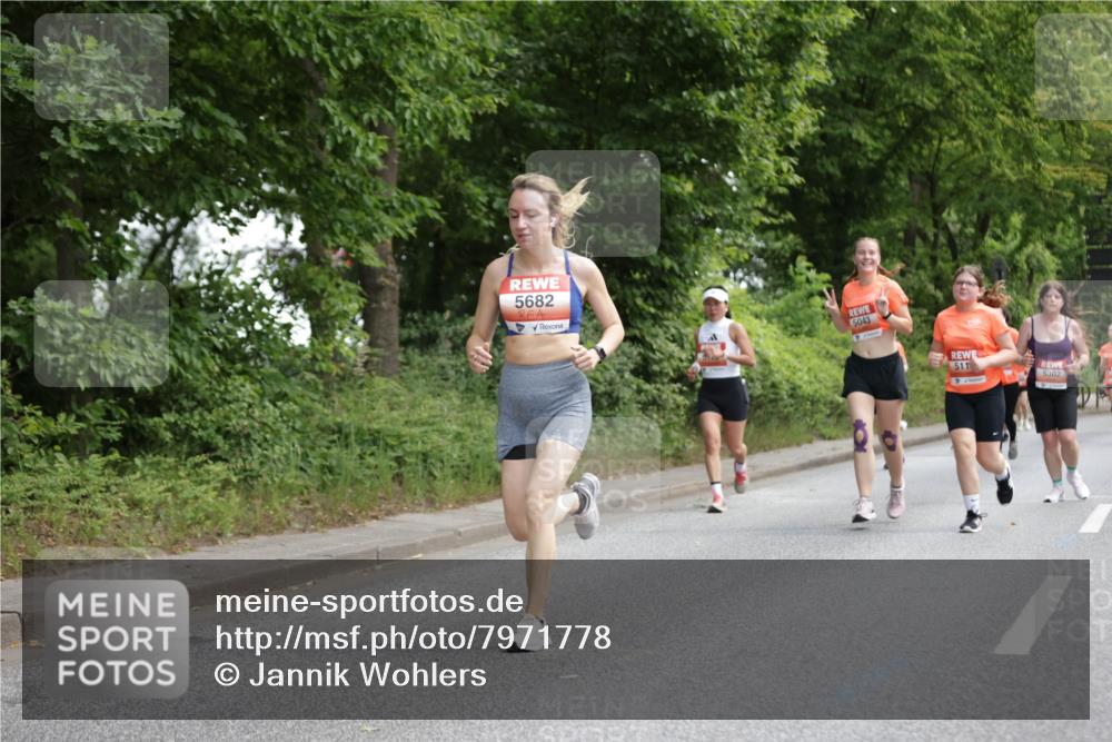 15.06.2025 - REWE Women's Run Jannik Wohlers http://msf.ph/oto/7971778 15.06.2025 10:06:38 Laufen 5682, 5043, 511, 5302 meine-sportfotos.de