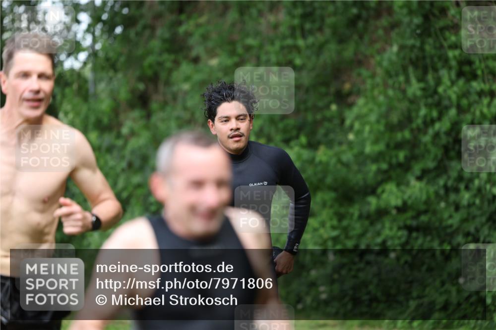 15.06.2025 - 7 Türme Triathlon Michael Strokosch http://msf.ph/oto/7971806 15.06.2025 13:01:20 Schwimmen 702, 759, 785, 972, 1080, 1096, 1192, 1200 meine-sportfotos.de