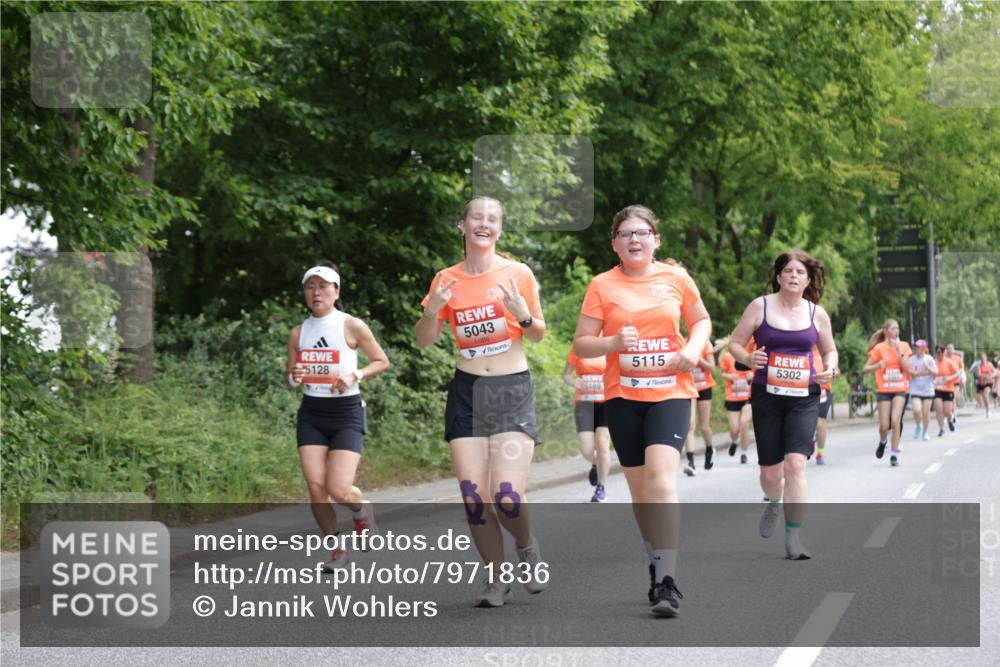 15.06.2025 - REWE Women's Run Jannik Wohlers http://msf.ph/oto/7971836 15.06.2025 10:06:39 Laufen 5128, 5043, 6489, 5115, 5302 meine-sportfotos.de