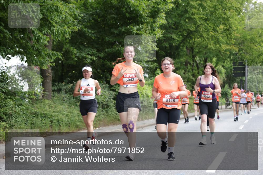 15.06.2025 - REWE Women's Run Jannik Wohlers http://msf.ph/oto/7971852 15.06.2025 10:06:39 Laufen 5043, 30, 5115, 5302 meine-sportfotos.de
