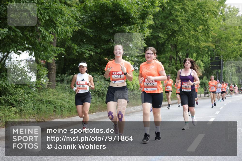 15.06.2025 - REWE Women's Run Jannik Wohlers http://msf.ph/oto/7971864 15.06.2025 10:06:40 Laufen 5128, 5043, 5115, 5302 meine-sportfotos.de