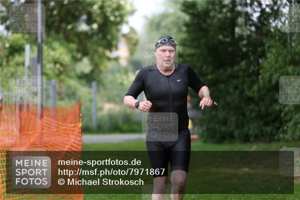 15.06.2025 - 7 Türme Triathlon Michael Strokosch http://msf.ph/oto/7971867 15.06.2025 13:01:43 Schwimmen 834 meine-sportfotos.de
