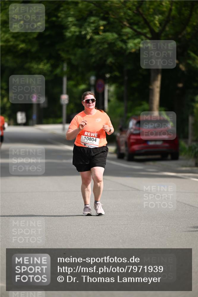 15.06.2025 - REWE Women's Run Dr. Thomas Lammeyer http://msf.ph/oto/7971939 15.06.2025 10:01:10 Laufen 10804 meine-sportfotos.de