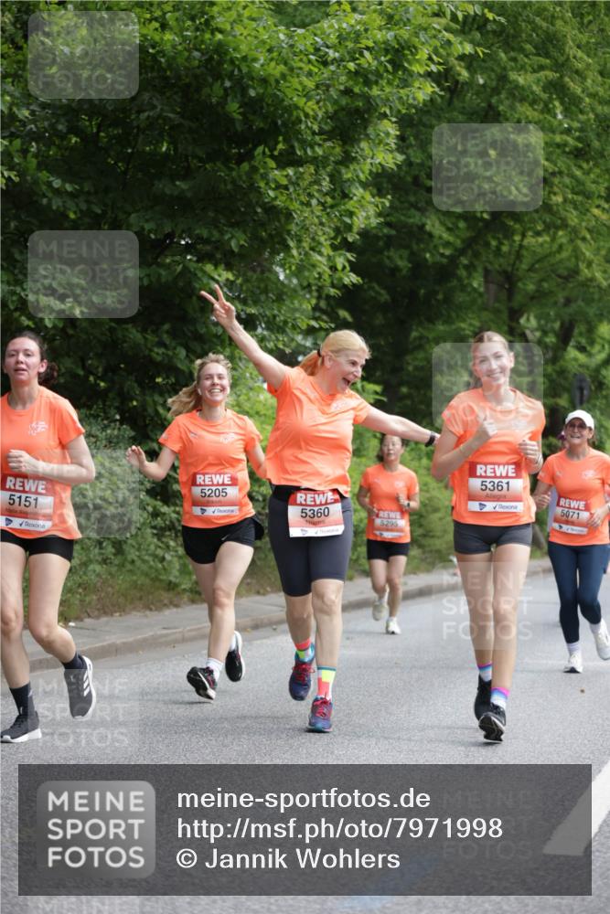 15.06.2025 - REWE Women's Run Jannik Wohlers http://msf.ph/oto/7971998 15.06.2025 10:06:45 Laufen 5151, 5205, 5360, 5295, 5361, 5071 meine-sportfotos.de