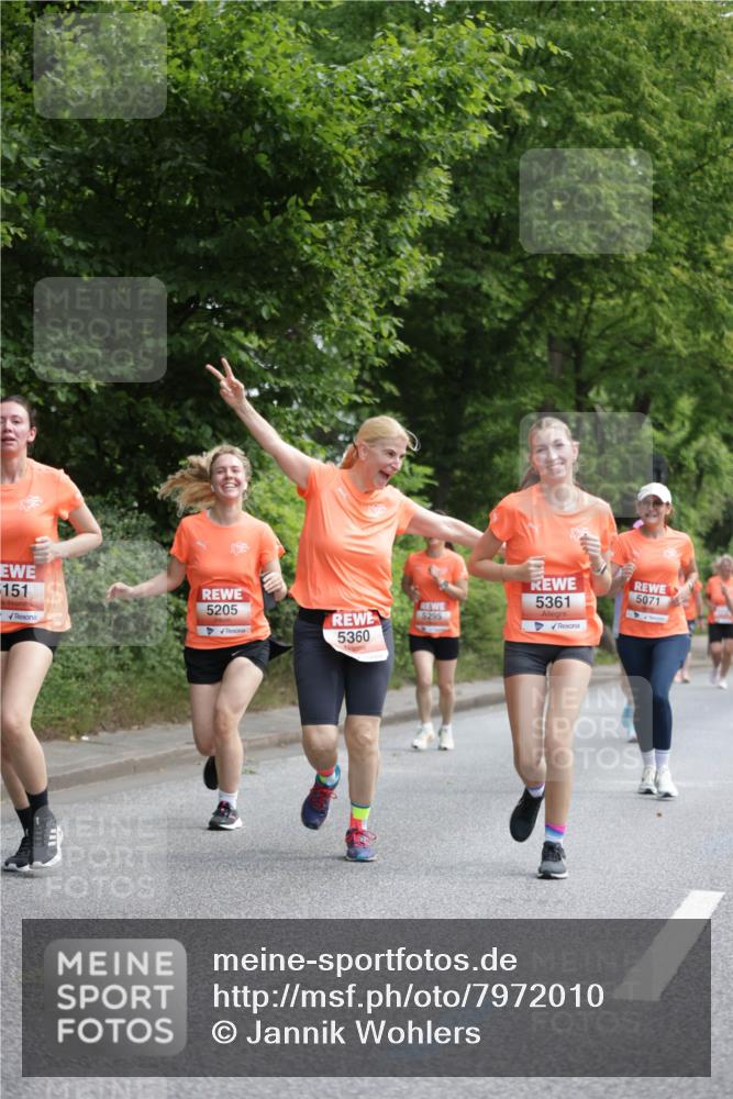 15.06.2025 - REWE Women's Run Jannik Wohlers http://msf.ph/oto/7972010 15.06.2025 10:06:45 Laufen 151, 5205, 5360, 5361, 5071, 5295 meine-sportfotos.de