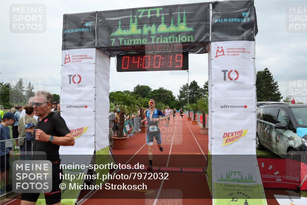 15.06.2025 - 7 Türme Triathlon Michael Strokosch http://msf.ph/oto/7972032 15.06.2025 14:00:19 Ziel 496, 551, 938, 942, 1073 meine-sportfotos.de