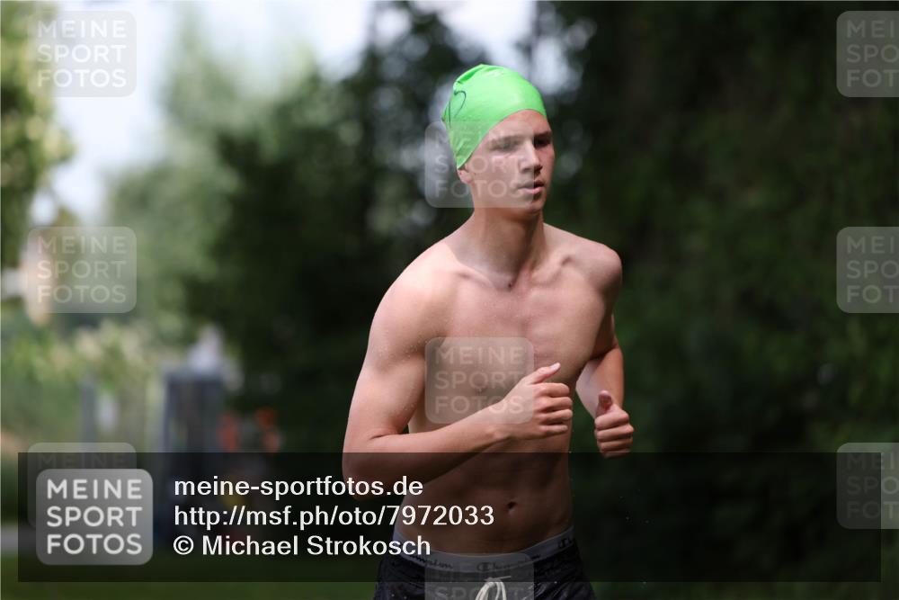 15.06.2025 - 7 Türme Triathlon Michael Strokosch http://msf.ph/oto/7972033 15.06.2025 13:02:40 Schwimmen 1083 meine-sportfotos.de