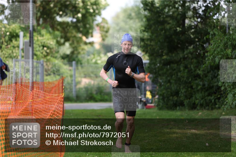 15.06.2025 - 7 Türme Triathlon Michael Strokosch http://msf.ph/oto/7972051 15.06.2025 13:03:31 Schwimmen 1078 meine-sportfotos.de