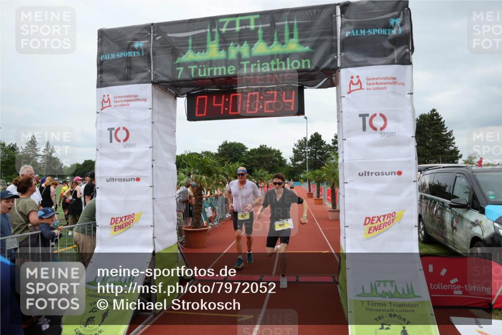 15.06.2025 - 7 Türme Triathlon Michael Strokosch http://msf.ph/oto/7972052 15.06.2025 14:00:23 Ziel 496, 551, 739, 938, 942, 1073 meine-sportfotos.de