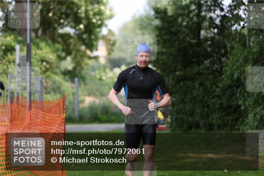 15.06.2025 - 7 Türme Triathlon Michael Strokosch http://msf.ph/oto/7972061 15.06.2025 13:03:31 Schwimmen 1078 meine-sportfotos.de