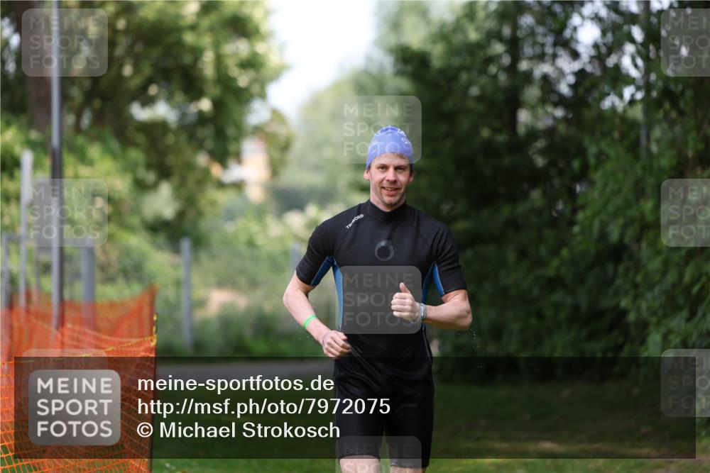 15.06.2025 - 7 Türme Triathlon Michael Strokosch http://msf.ph/oto/7972075 15.06.2025 13:03:32 Schwimmen 1078 meine-sportfotos.de