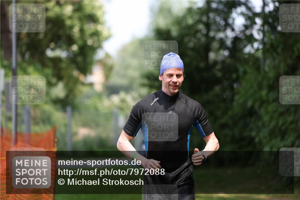15.06.2025 - 7 Türme Triathlon Michael Strokosch http://msf.ph/oto/7972088 15.06.2025 13:03:33 Schwimmen 1078 meine-sportfotos.de