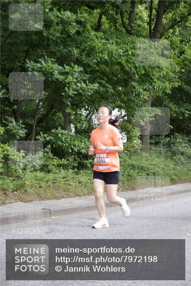 15.06.2025 - REWE Women's Run Jannik Wohlers http://msf.ph/oto/7972198 15.06.2025 10:06:50 Laufen 5295 meine-sportfotos.de