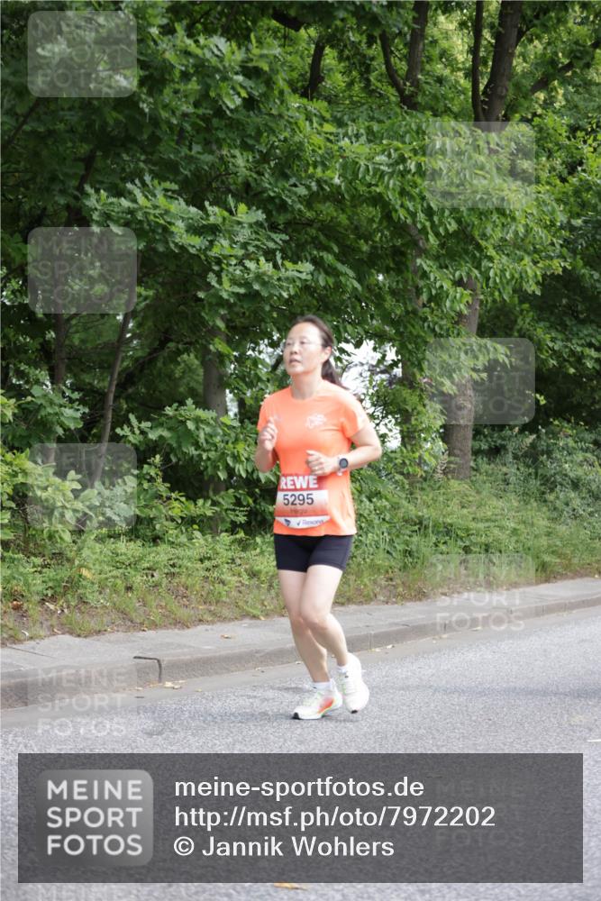 15.06.2025 - REWE Women's Run Jannik Wohlers http://msf.ph/oto/7972202 15.06.2025 10:06:50 Laufen 5295 meine-sportfotos.de