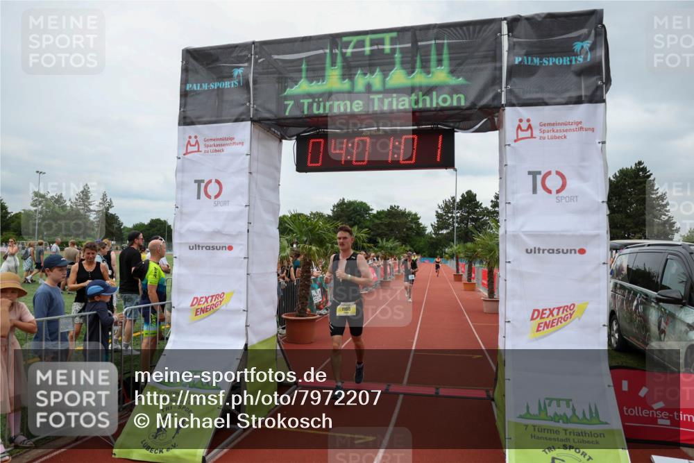 15.06.2025 - 7 Türme Triathlon Michael Strokosch http://msf.ph/oto/7972207 15.06.2025 14:01:01 Ziel 523, 1166 meine-sportfotos.de