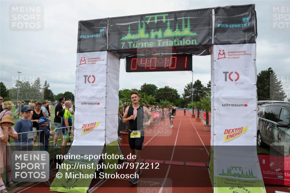 15.06.2025 - 7 Türme Triathlon Michael Strokosch http://msf.ph/oto/7972212 15.06.2025 14:01:01 Ziel 523, 1166 meine-sportfotos.de