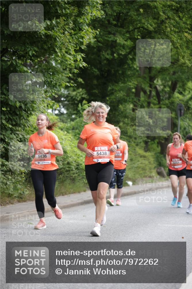 15.06.2025 - REWE Women's Run Jannik Wohlers http://msf.ph/oto/7972262 15.06.2025 10:06:54 Laufen 5436, 5438 meine-sportfotos.de
