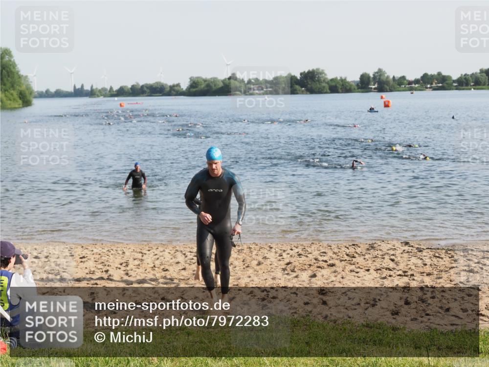21.06.2025 - 27. Vierlanden-Triathlon MichiJ http://msf.ph/oto/7972283 15.06.2026 08:33:05 Schwimmen 15, 36, 185, 234 meine-sportfotos.de