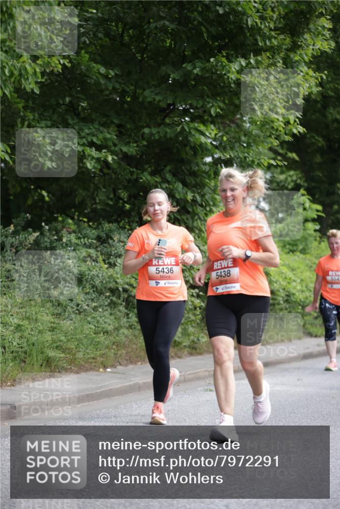 15.06.2025 - REWE Women's Run Jannik Wohlers http://msf.ph/oto/7972291 15.06.2025 10:06:55 Laufen 5436, 5438, 554 meine-sportfotos.de