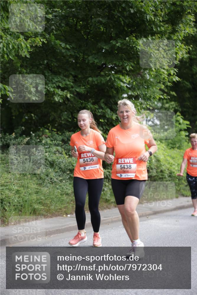 15.06.2025 - REWE Women's Run Jannik Wohlers http://msf.ph/oto/7972304 15.06.2025 10:06:55 Laufen 5436, 5438, 554 meine-sportfotos.de