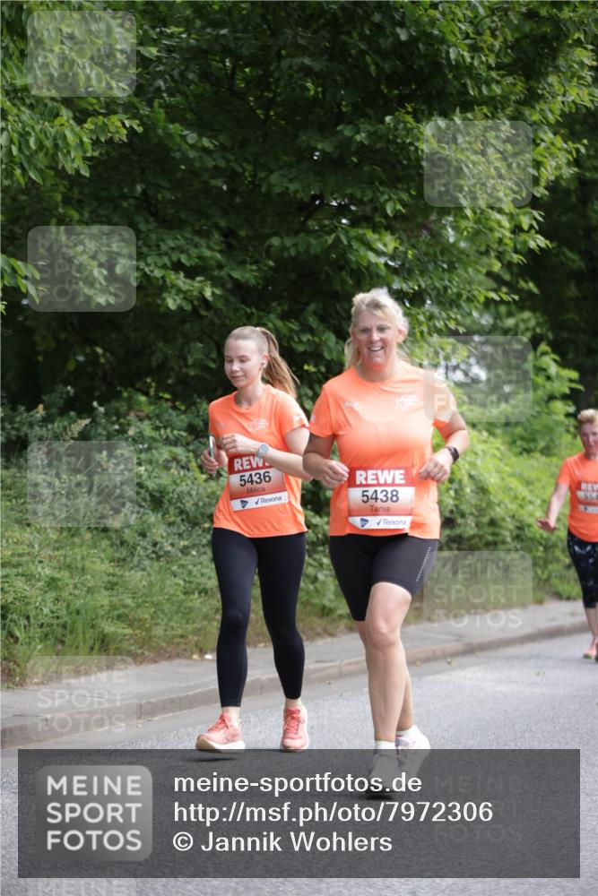 15.06.2025 - REWE Women's Run Jannik Wohlers http://msf.ph/oto/7972306 15.06.2025 10:06:55 Laufen 5436, 5438, 554 meine-sportfotos.de