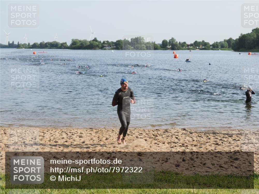 21.06.2025 - 27. Vierlanden-Triathlon MichiJ http://msf.ph/oto/7972322 15.06.2026 08:33:16 Schwimmen 61 meine-sportfotos.de