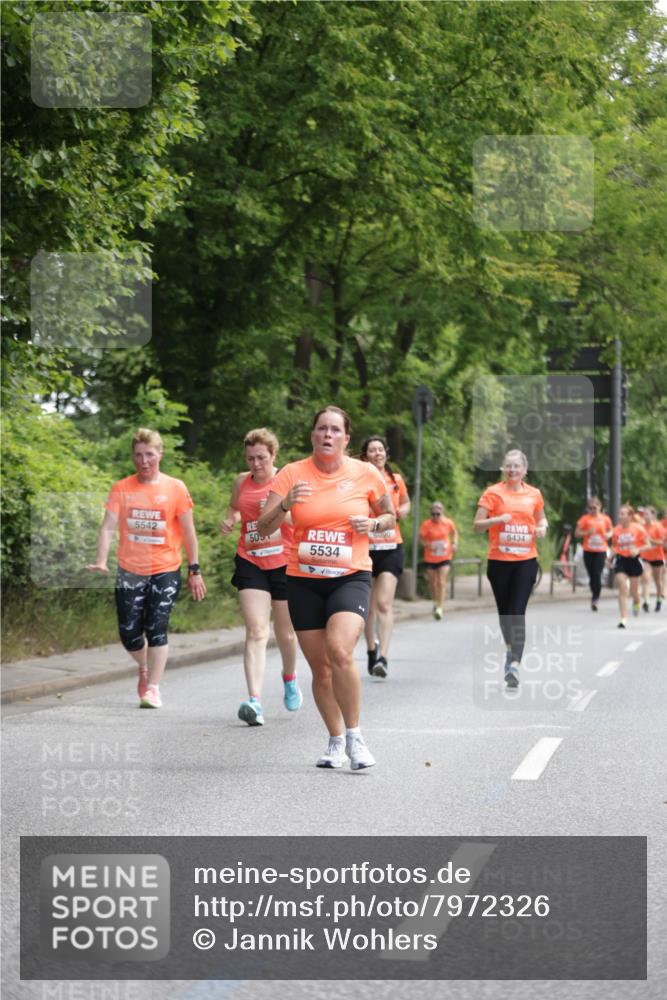 15.06.2025 - REWE Women's Run Jannik Wohlers http://msf.ph/oto/7972326 15.06.2025 10:06:56 Laufen 5542, 569, 5534 meine-sportfotos.de