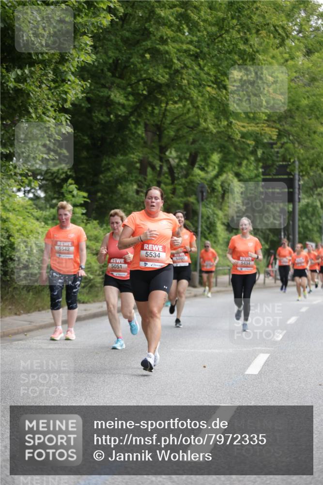 15.06.2025 - REWE Women's Run Jannik Wohlers http://msf.ph/oto/7972335 15.06.2025 10:06:57 Laufen 5542, 5051, 5534 meine-sportfotos.de