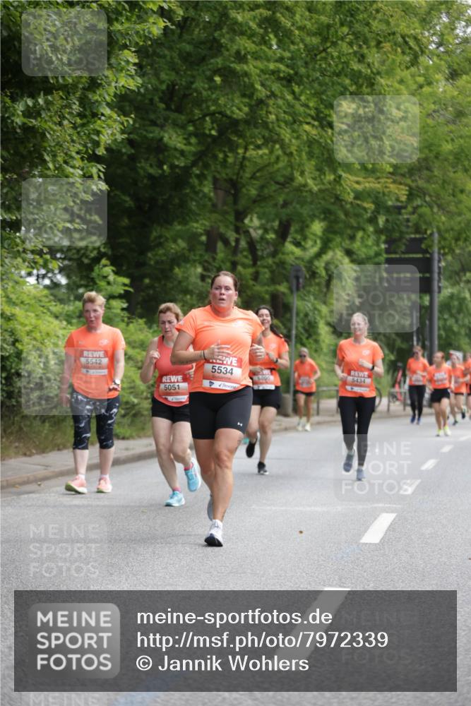 15.06.2025 - REWE Women's Run Jannik Wohlers http://msf.ph/oto/7972339 15.06.2025 10:06:57 Laufen 5542, 5051, 5534, 5090, 5434 meine-sportfotos.de