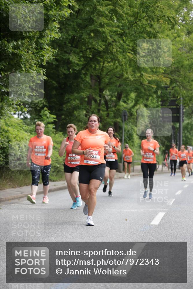 15.06.2025 - REWE Women's Run Jannik Wohlers http://msf.ph/oto/7972343 15.06.2025 10:06:57 Laufen 5542, 5434, 5051 meine-sportfotos.de