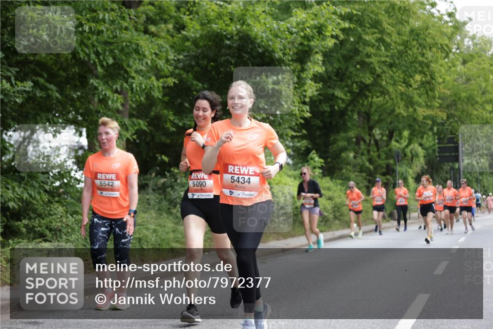 15.06.2025 - REWE Women's Run Jannik Wohlers http://msf.ph/oto/7972377 15.06.2025 10:07:02 Laufen 5542, 5090, 5434 meine-sportfotos.de