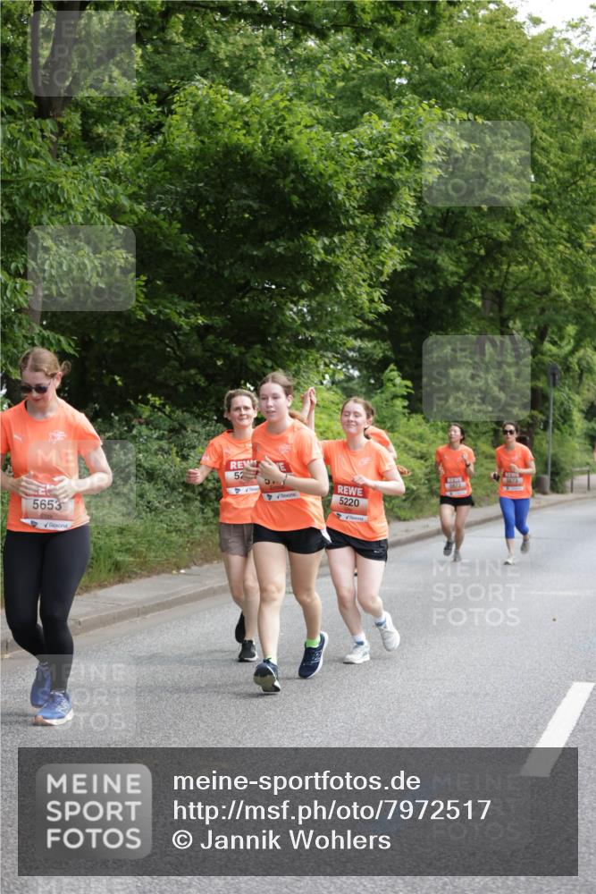 15.06.2025 - REWE Women's Run Jannik Wohlers http://msf.ph/oto/7972517 15.06.2025 10:07:12 Laufen 5653, 52, 5673, 5672, 5220 meine-sportfotos.de