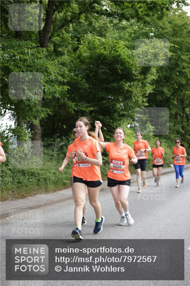 15.06.2025 - REWE Women's Run Jannik Wohlers http://msf.ph/oto/7972567 15.06.2025 10:07:13 Laufen 51, 5220, 5649, 3672 meine-sportfotos.de