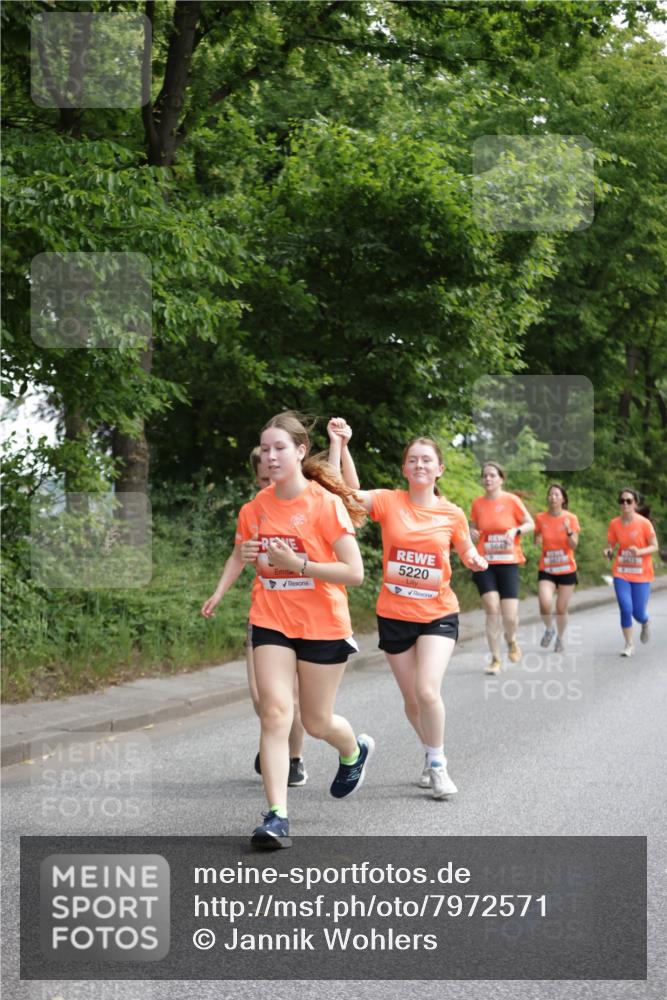 15.06.2025 - REWE Women's Run Jannik Wohlers http://msf.ph/oto/7972571 15.06.2025 10:07:13 Laufen 5220 meine-sportfotos.de