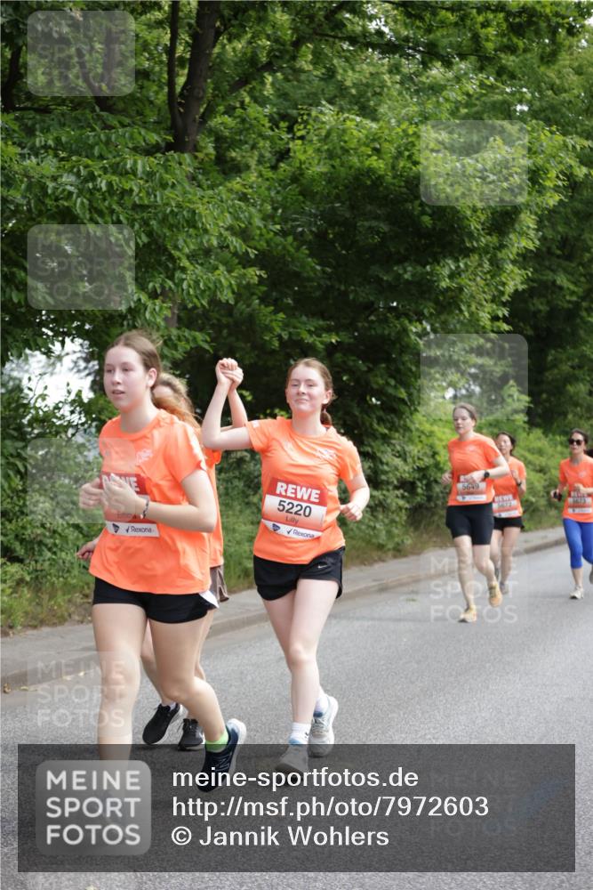 15.06.2025 - REWE Women's Run Jannik Wohlers http://msf.ph/oto/7972603 15.06.2025 10:07:14 Laufen 5220, 5649, 5672, 5673 meine-sportfotos.de