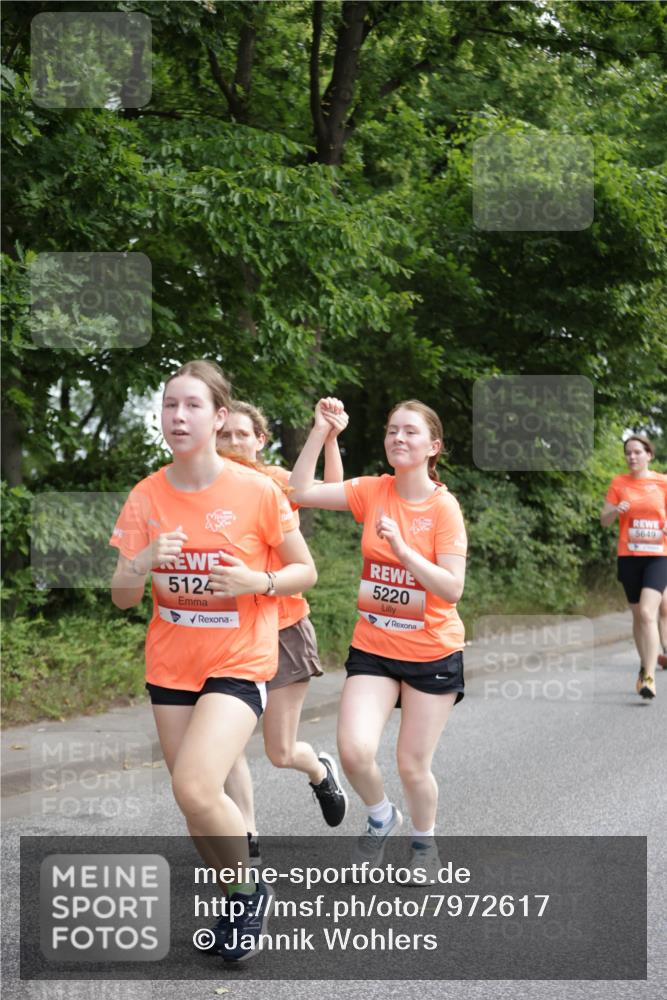 15.06.2025 - REWE Women's Run Jannik Wohlers http://msf.ph/oto/7972617 15.06.2025 10:07:14 Laufen 5124, 5220, 5649 meine-sportfotos.de