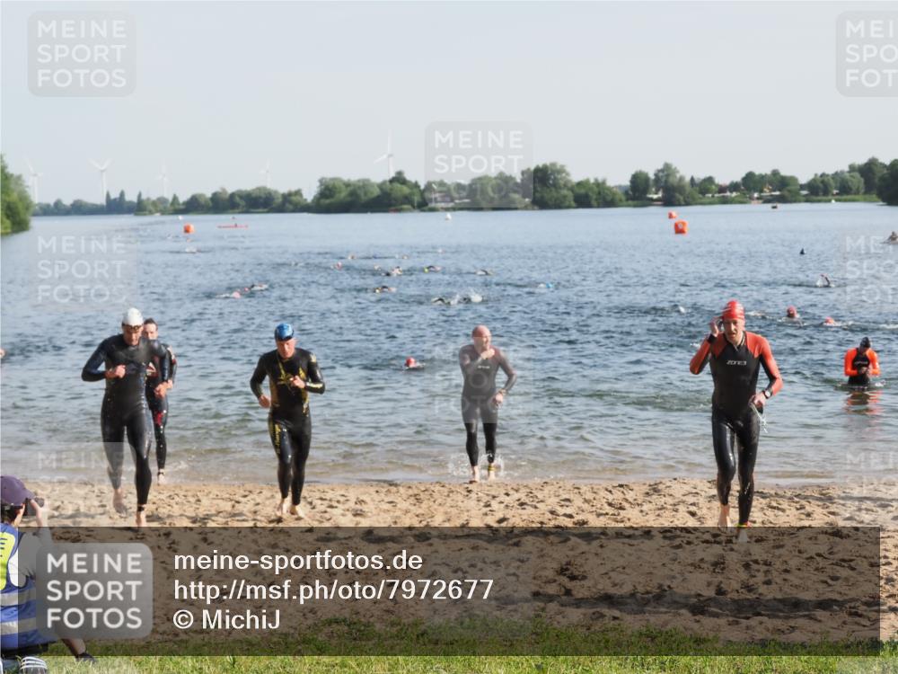 21.06.2025 - 27. Vierlanden-Triathlon MichiJ http://msf.ph/oto/7972677 15.06.2026 08:34:55 Schwimmen 43, 80, 124, 149, 159, 186 meine-sportfotos.de